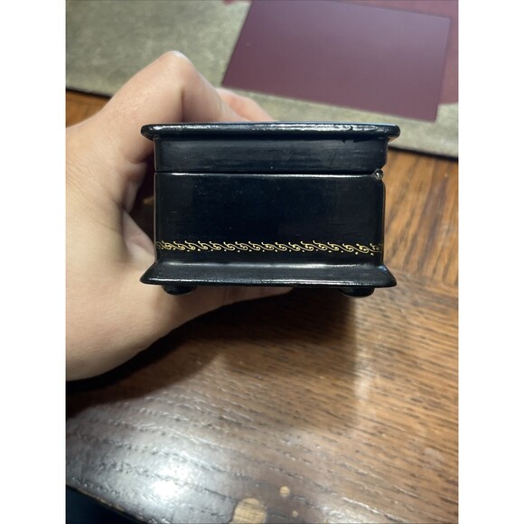 Vtg 1973 USSR Hand Painted Snegurochka  Snow Maiden Winter Lacquer Box Signed - Picture 6 of 11